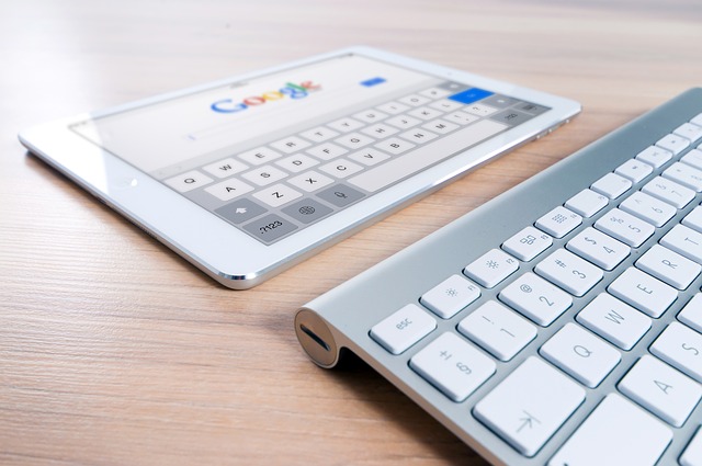 A tablet with both an on-screen keyboard and a bluetooth keyboard.